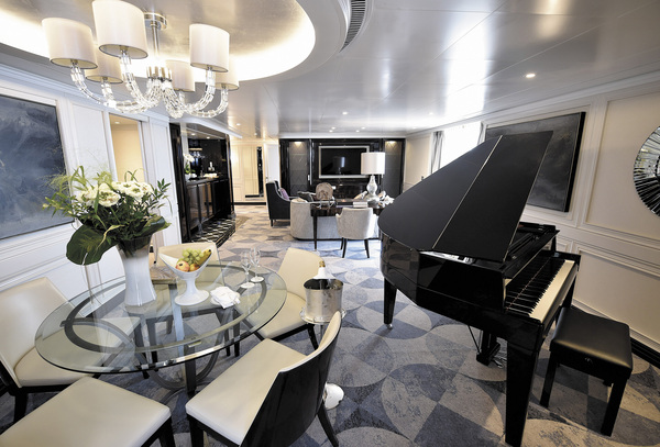 Regent Seven Seas EXPLORER Master Suite 0.jpg